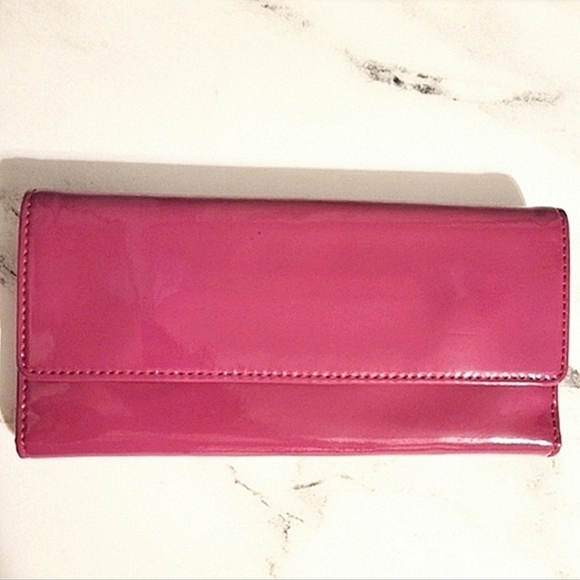HOBO The Original Hot Pink Genuine Patent Leather 'Sadie' Wallet - Picture 3 of 8